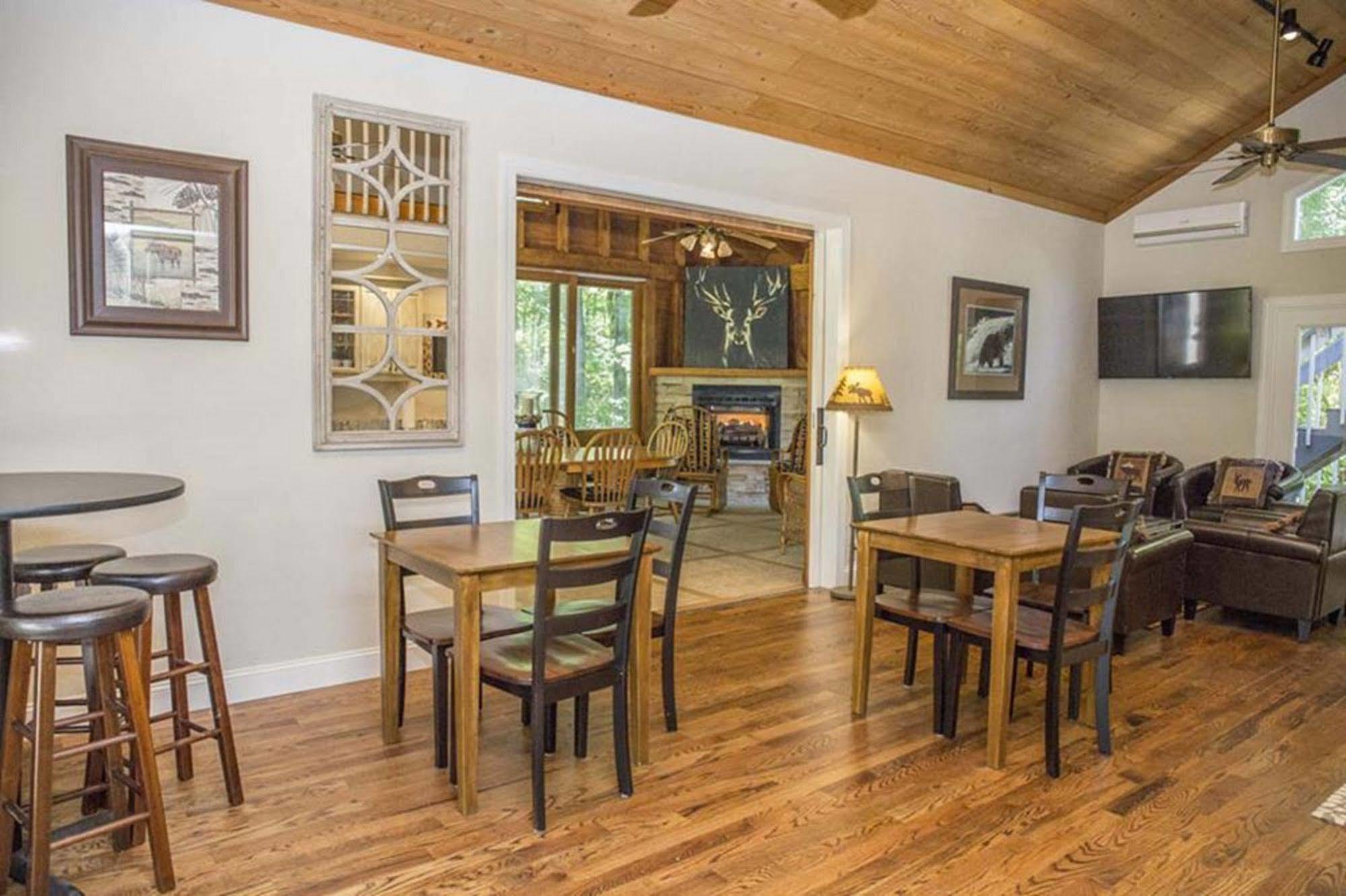 Brook Trout Inn Sapphire Екстер'єр фото
