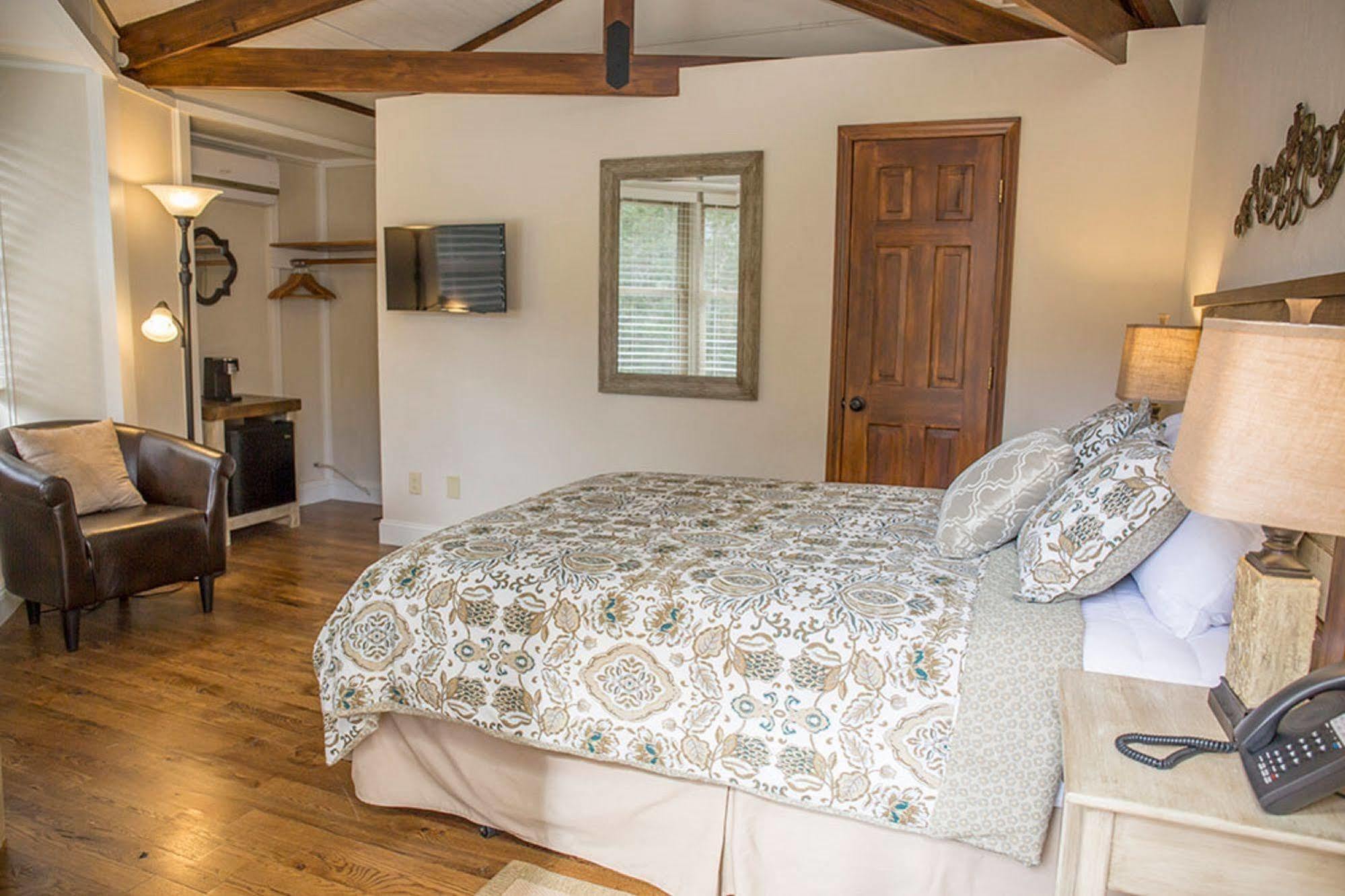 Brook Trout Inn Sapphire Екстер'єр фото