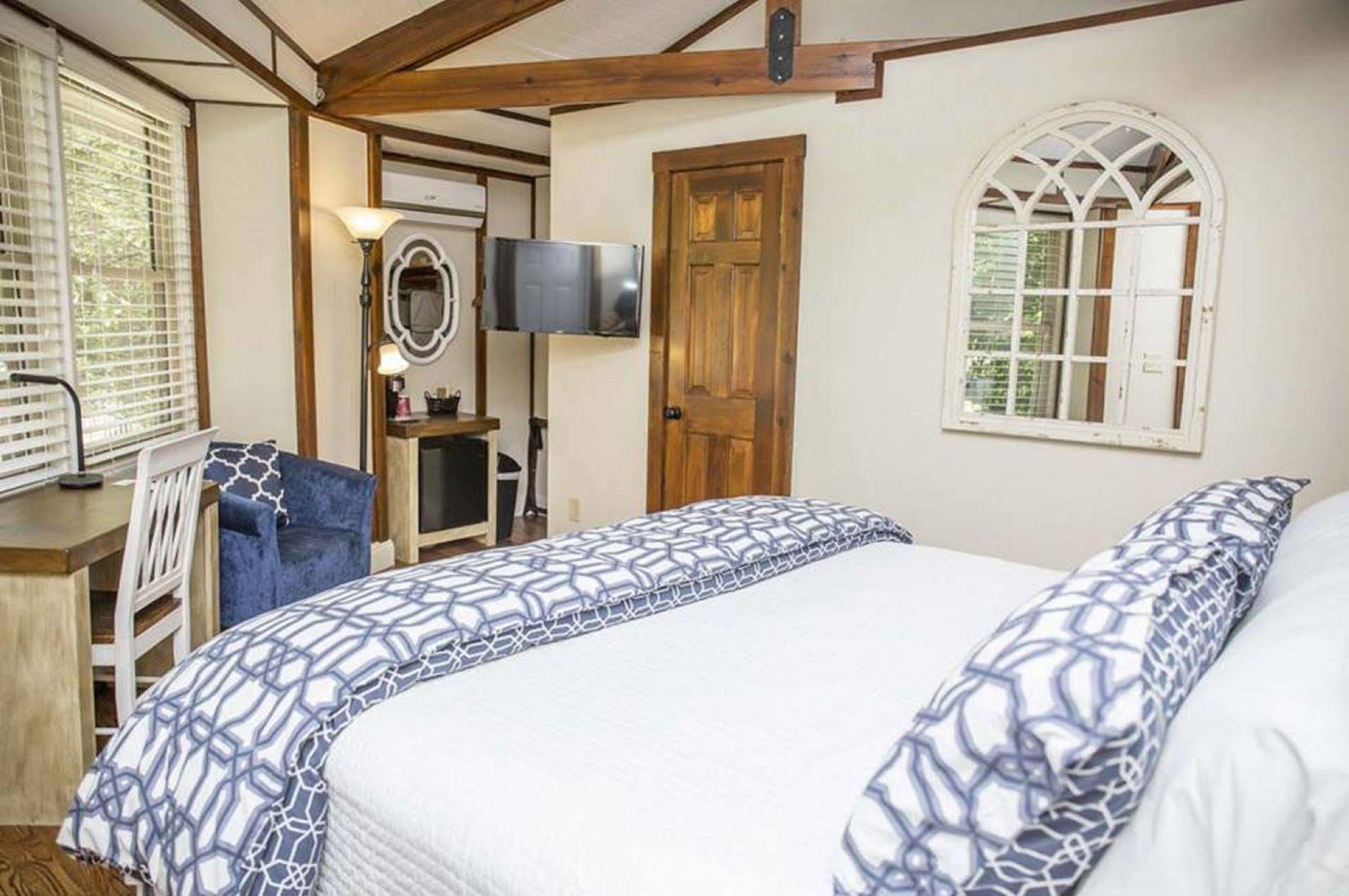 Brook Trout Inn Sapphire Екстер'єр фото
