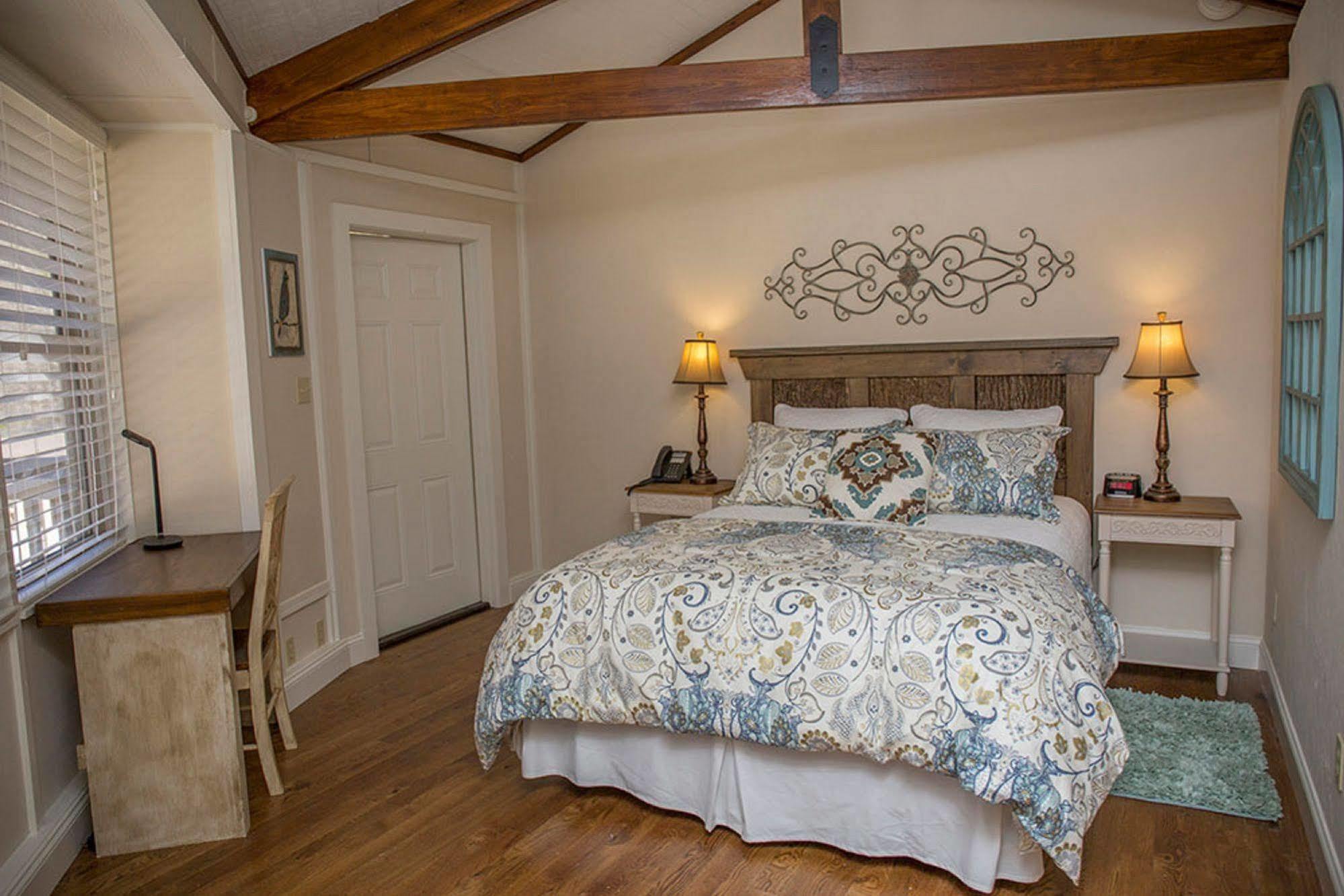Brook Trout Inn Sapphire Екстер'єр фото