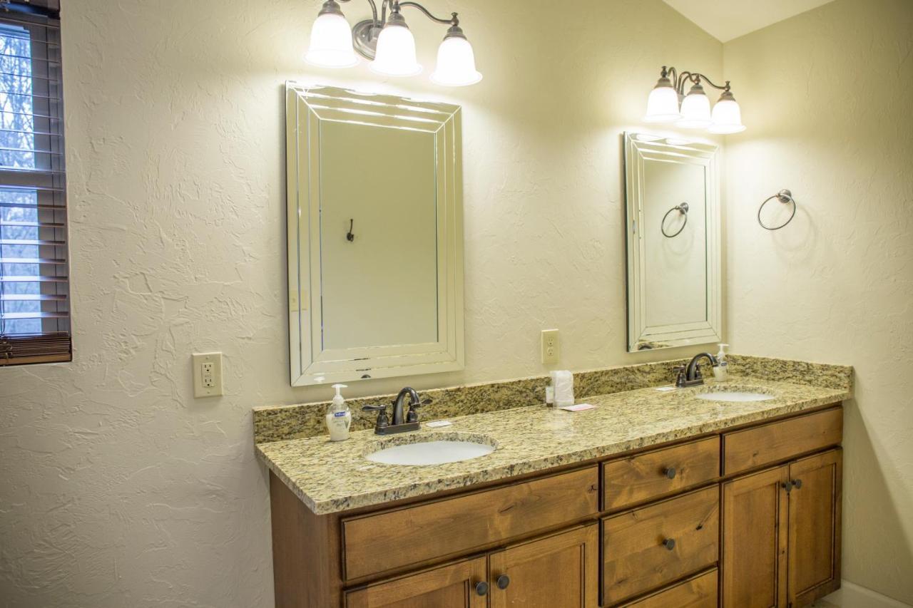 Brook Trout Inn Sapphire Екстер'єр фото