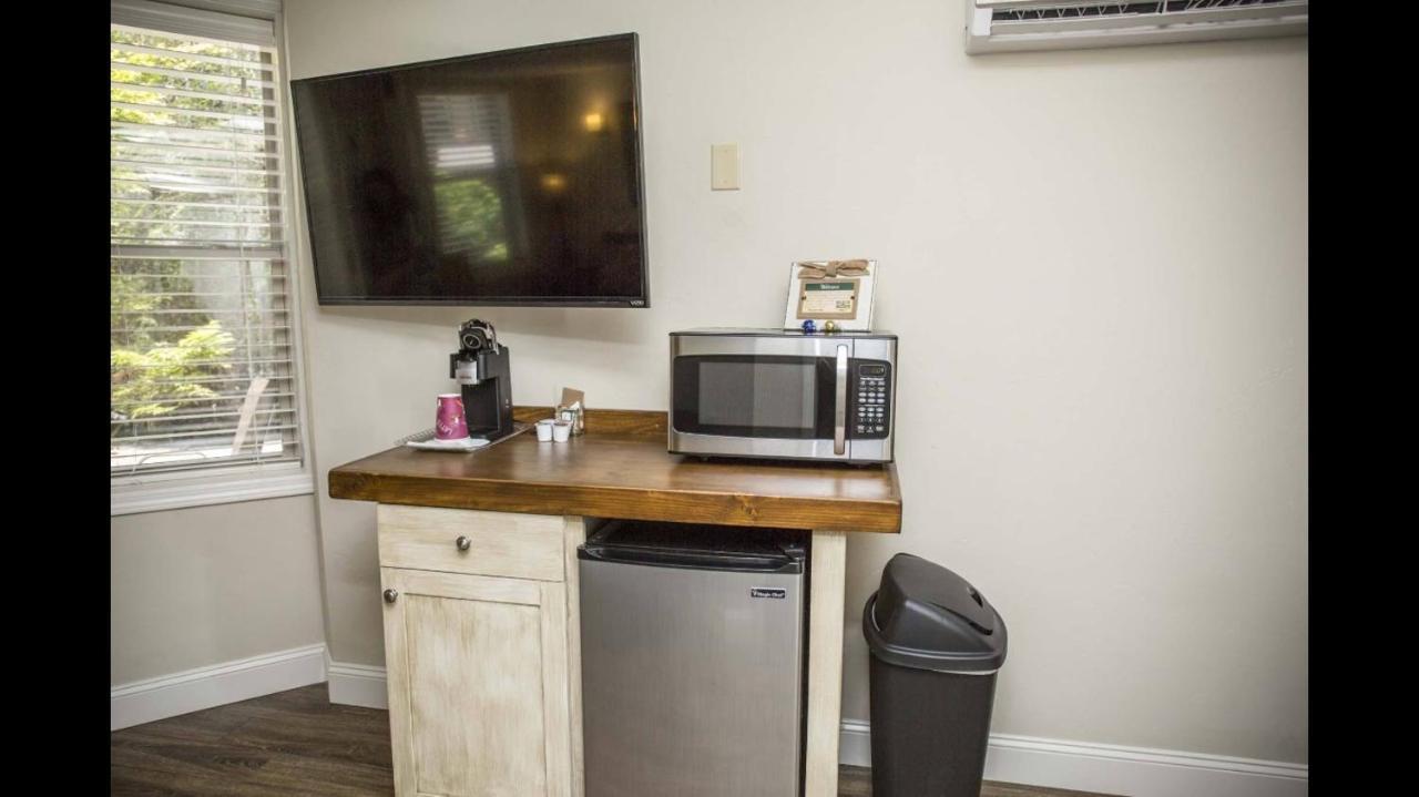 Brook Trout Inn Sapphire Екстер'єр фото